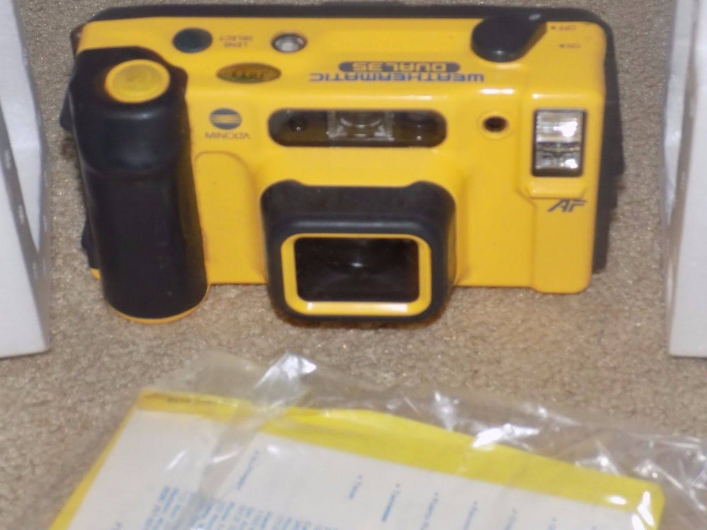 35mm Weathermatic Dual Point And Shoot Film Camera R8719