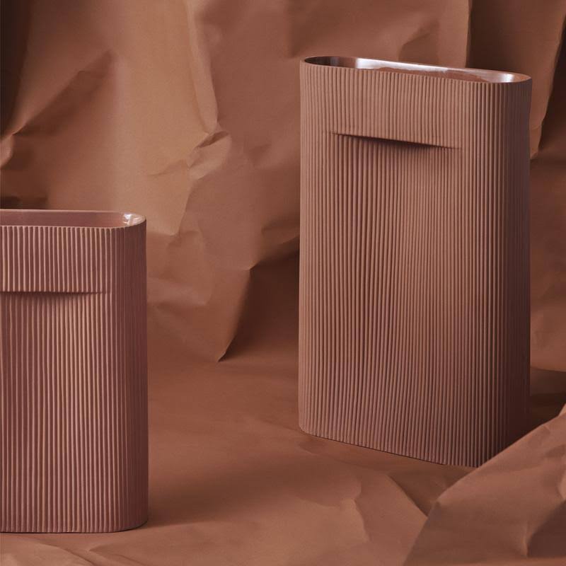 Off-White Vase C721