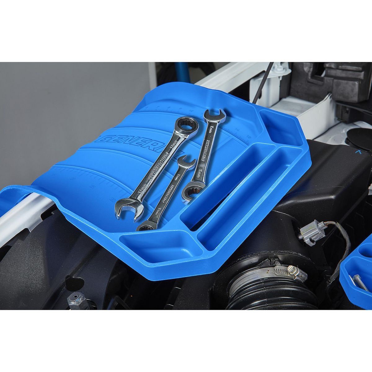20-3/4 in. x 11-1/2 in. Flexible Parts Tray U88854