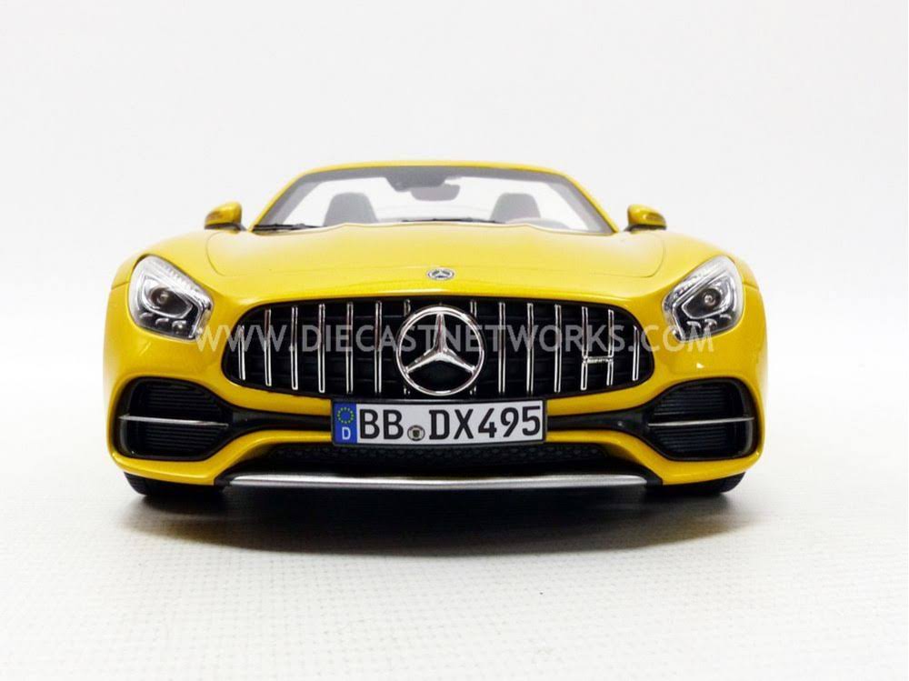Yellow Metallic 1/18 Diecast Model Car E922027