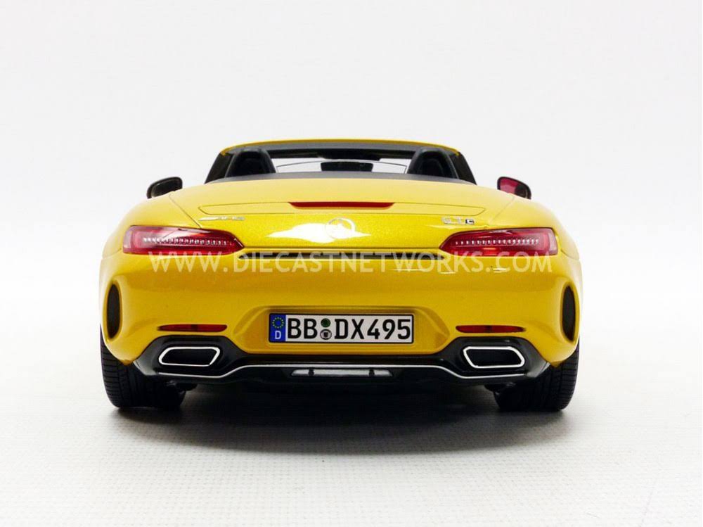 Yellow Metallic 1/18 Diecast Model Car E922027