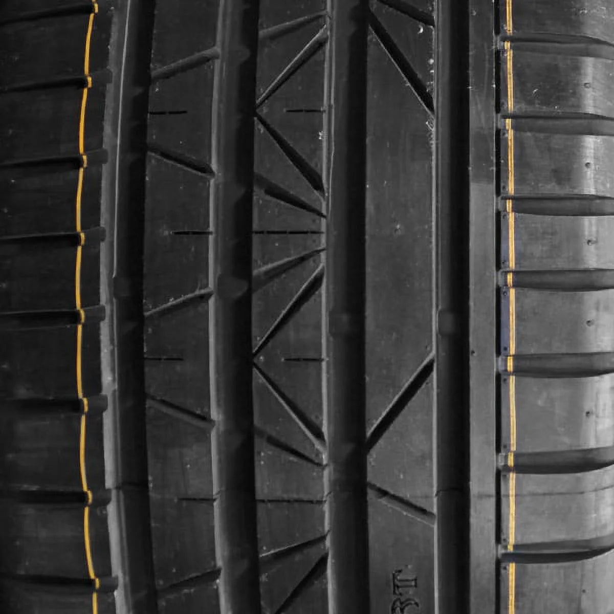 2 New Ultra High Performance Tires 245/30ZR22 87W XL A696147