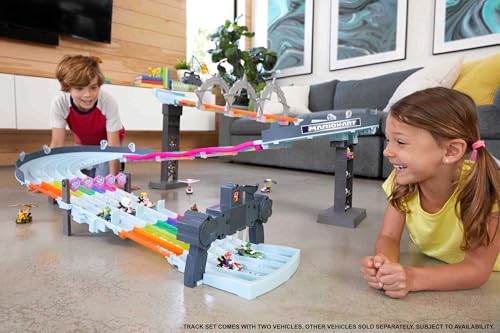 8-Foot Track Set with Lights & Sounds & 2 1:64 Scale Vehicles W4574