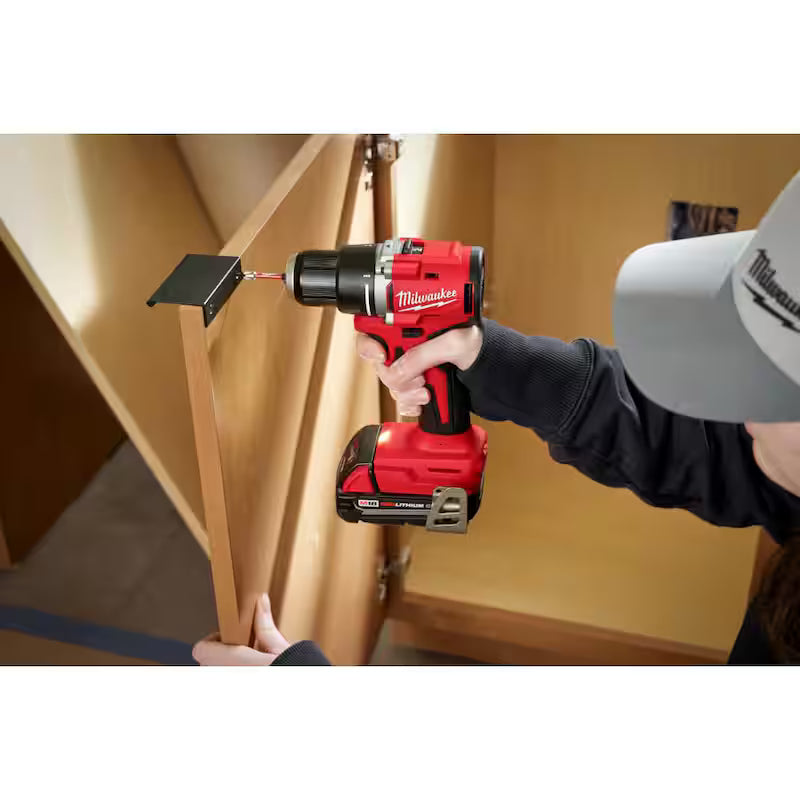18V Lithium-Ion Brushless Cordless Compact Drill/Driver with Battery, Charger & Bag D491
