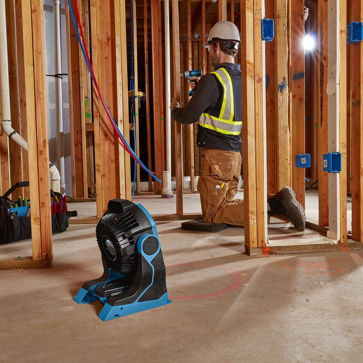 Cordless Dual Power Jobsite Fan Q66671