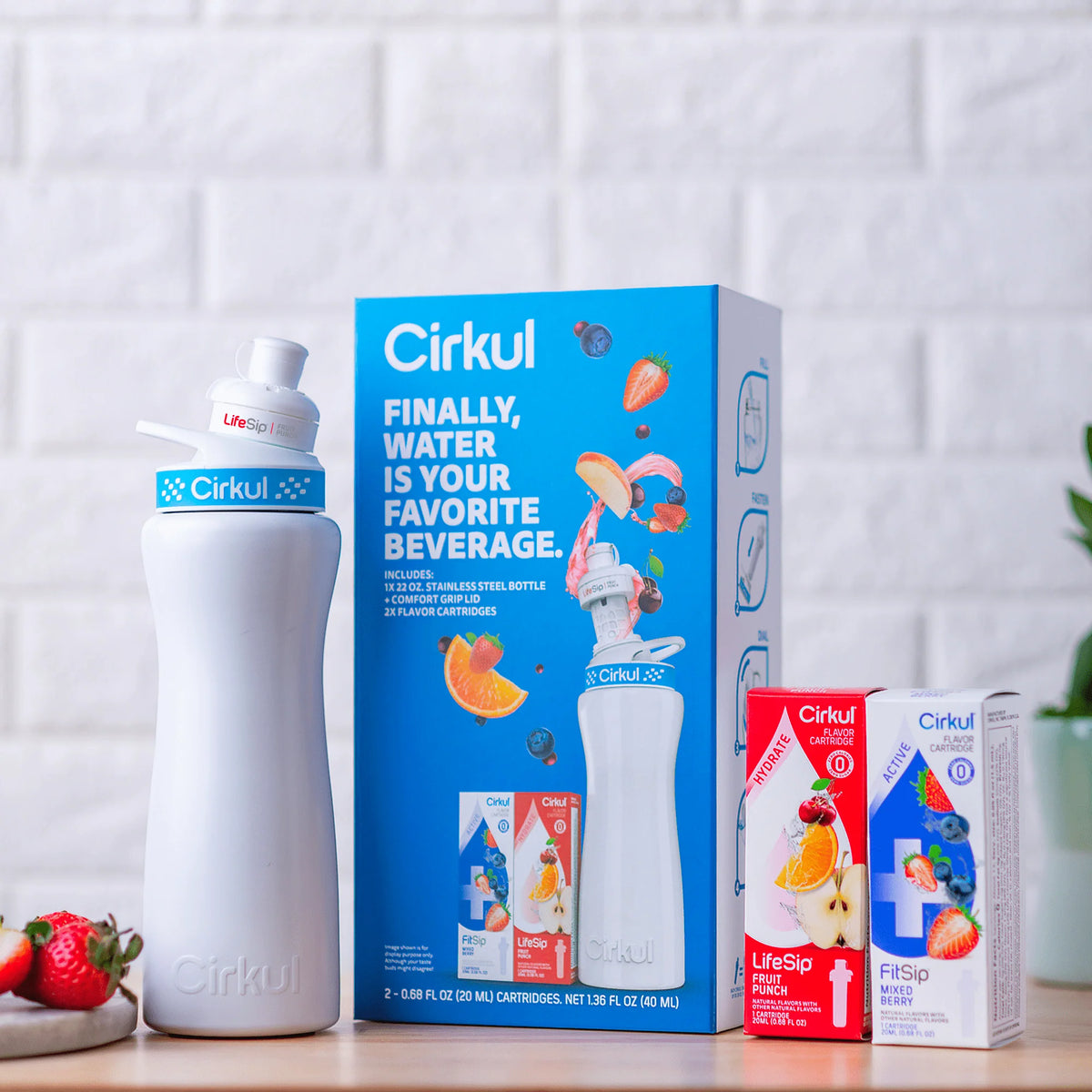 22 oz White Stainless Steel Water Bottle Starter Kit with 2 Flavor Cartridges X55945