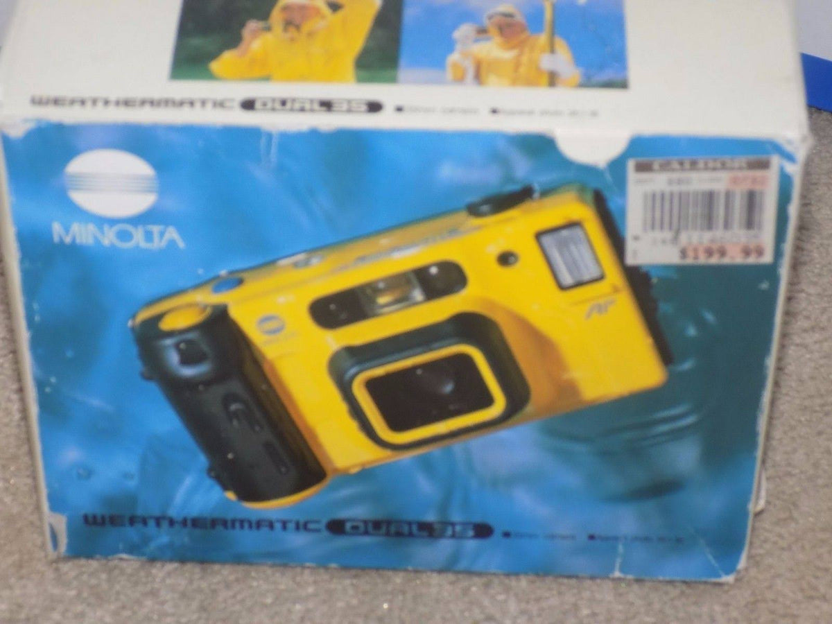 35mm Weathermatic Dual Point And Shoot Film Camera R8719